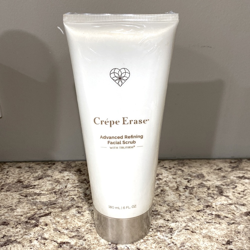 Crépe Erase facial scrub